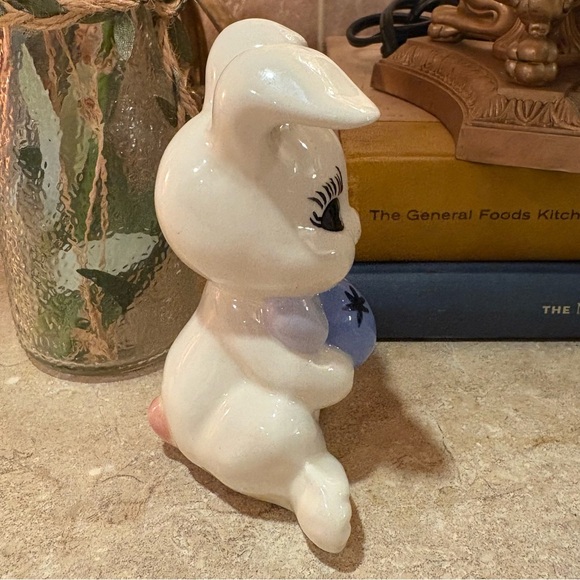 Vintage Ceramic Rabbit Holding An Easter Egg - Picture 2 of 7